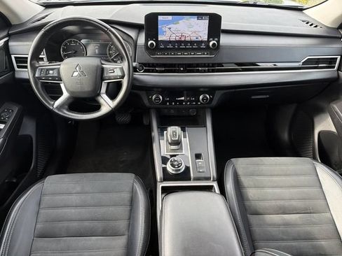 Used 2024 Mitsubishi Outlander SE AWD/4WD image 9