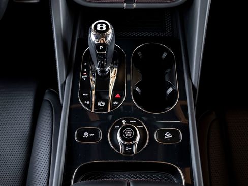 Certified 2022 Bentley Bentayga AWD/4WD image 23