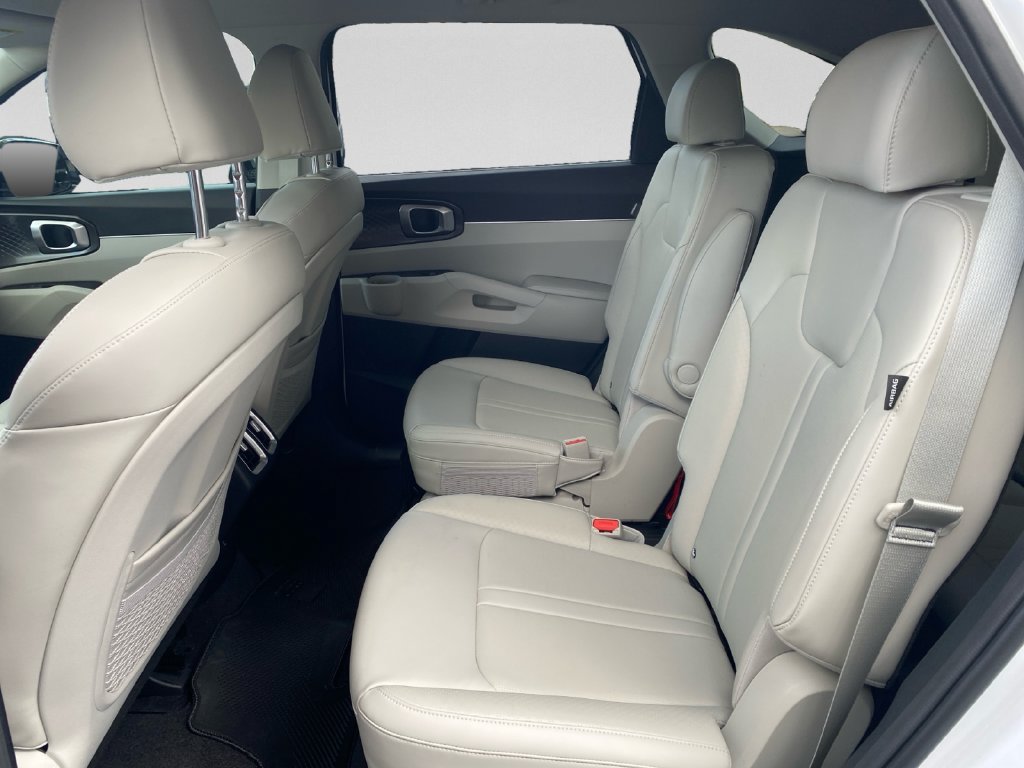 Used 2025 Kia Sorento EX w/ Panoramic Sunroof Package FWD image 25