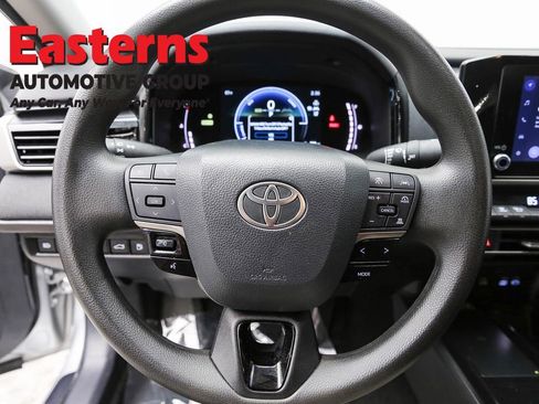 Used 2025 Toyota Camry LE image 10