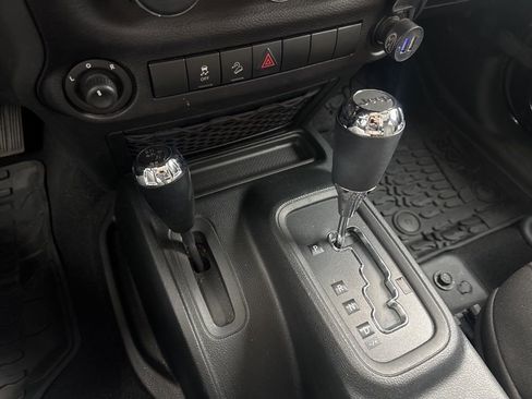 Used 2018 Jeep Wrangler Unlimited Sport S image 6