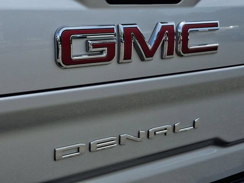 Used 2020 GMC Sierra 2500 Denali w/ Denali Ultimate Package AWD/4WD image 33