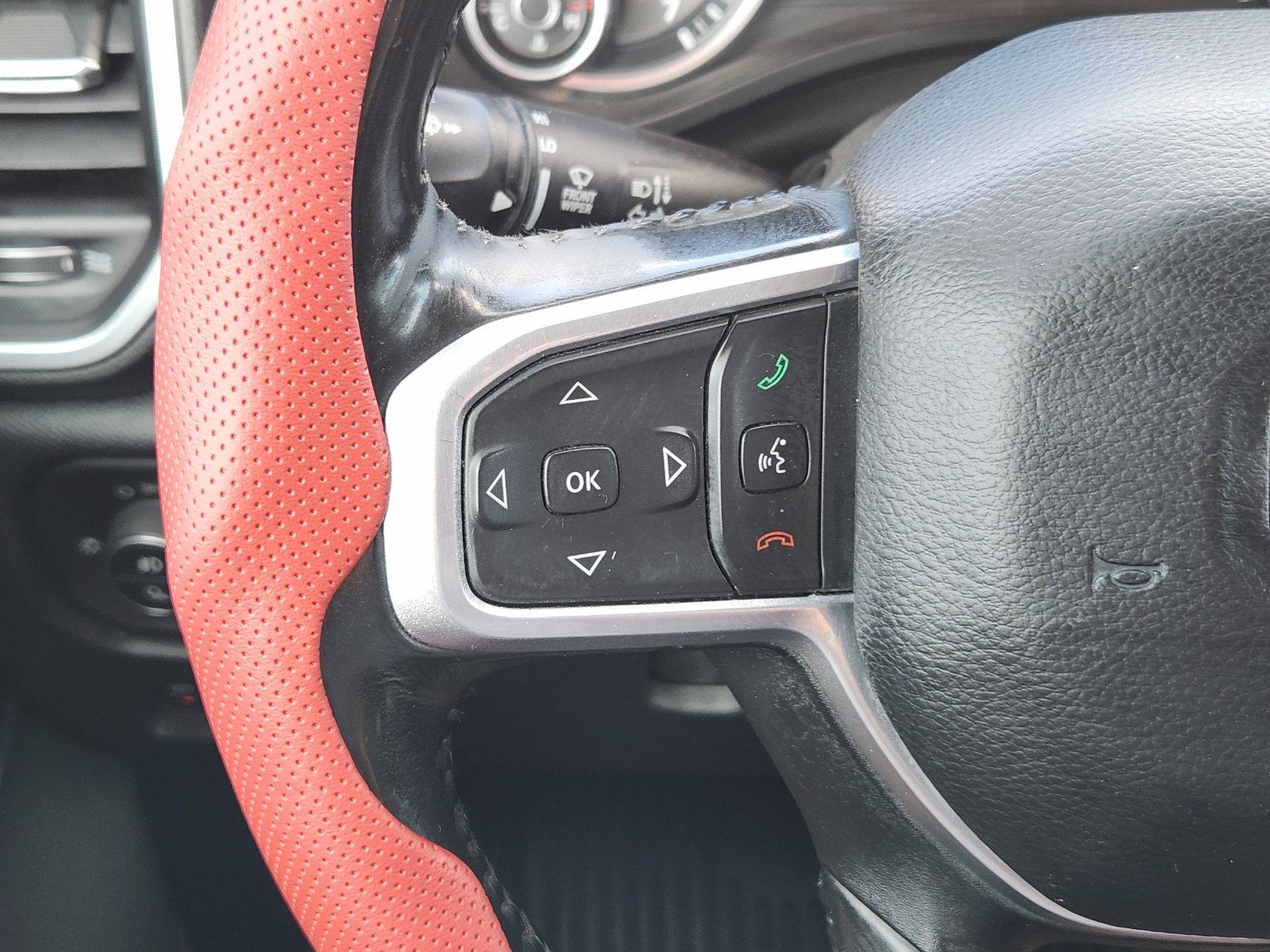 Used 2020 RAM 1500 Laramie AWD/4WD image 39