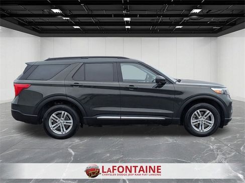 Used 2022 Ford Explorer XLT w/ Equipment Group 202A image 6