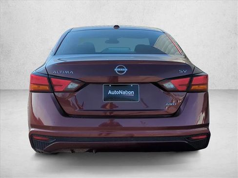 Used 2024 Nissan Altima 2.5 SV image 6