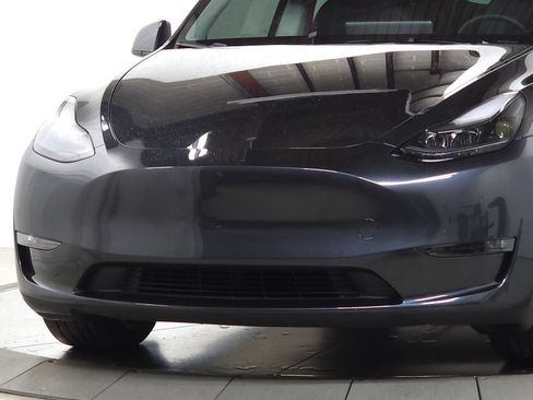 Used 2024 Tesla Model Y Long Range AWD/4WD image 3