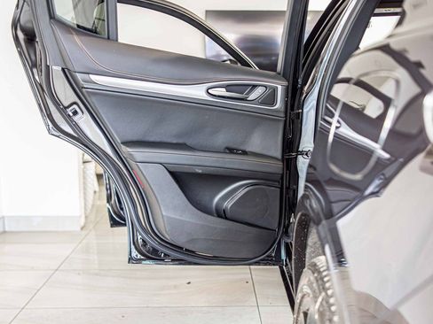 New 2025 Alfa Romeo Stelvio Sprint AWD/4WD image 36