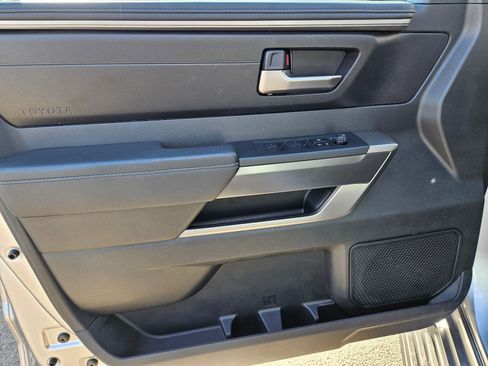 Used 2025 Toyota Sequoia SR5 AWD/4WD image 22
