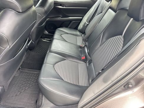 Used 2023 Toyota Camry SE image 19