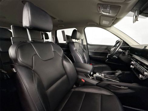 Used 2023 Kia Telluride LX FWD image 38