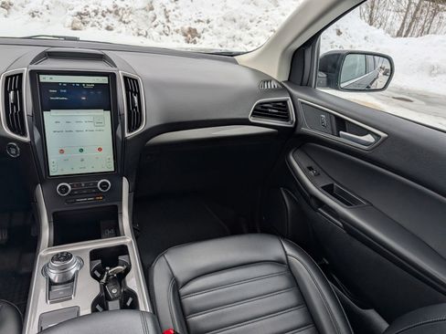 Used 2023 Ford Edge SEL image 11