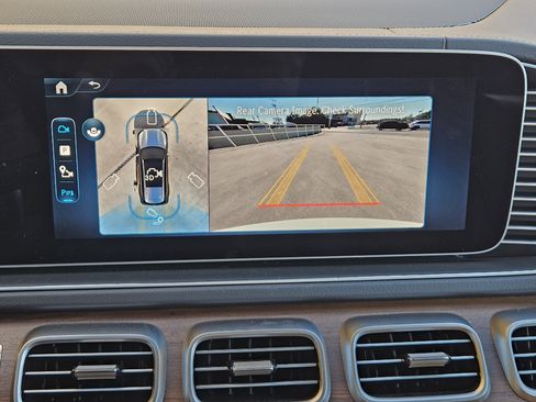 Certified 2025 Mercedes-Benz GLS 450 4MATIC image 19