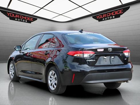 Used 2023 Toyota Corolla LE image 3