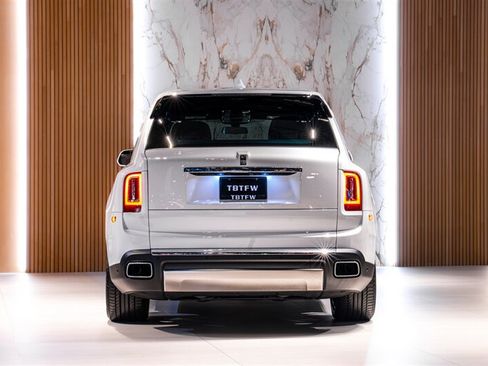 Used 2023 Rolls-Royce Cullinan w/ Cullinan Package AWD/4WD image 6