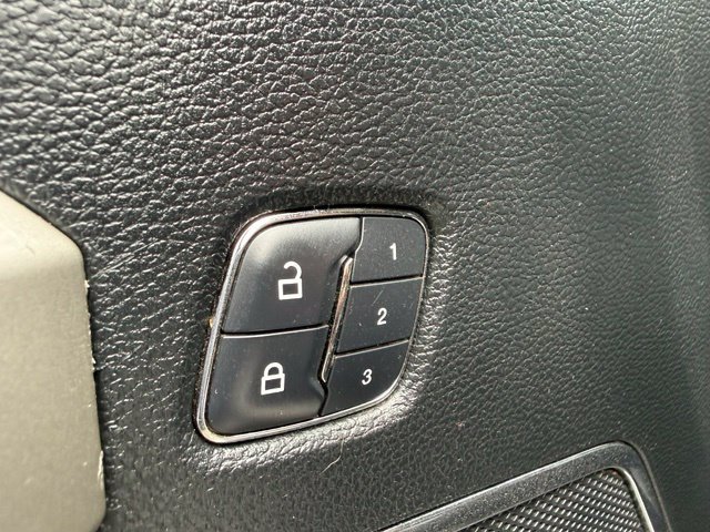Used 2018 Ford F250 Lariat w/ Lariat Ultimate Package AWD/4WD image 16