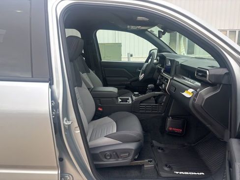 New 2025 Toyota Tacoma TRD Off-Road image 39