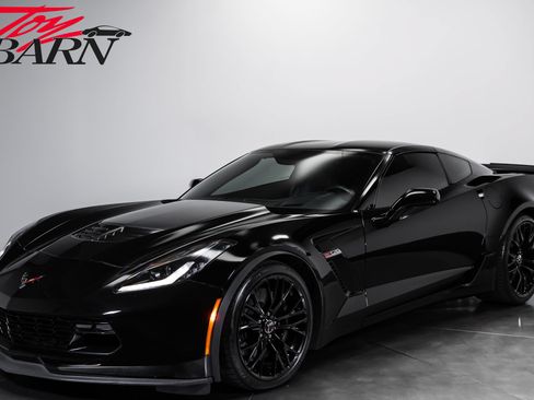 Used 2015 Chevrolet Corvette Z06 w/ 2LZ Preferred Equipment Group RWD image 9