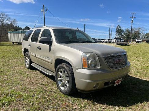 Used 2007 GMC Yukon Denali image 2