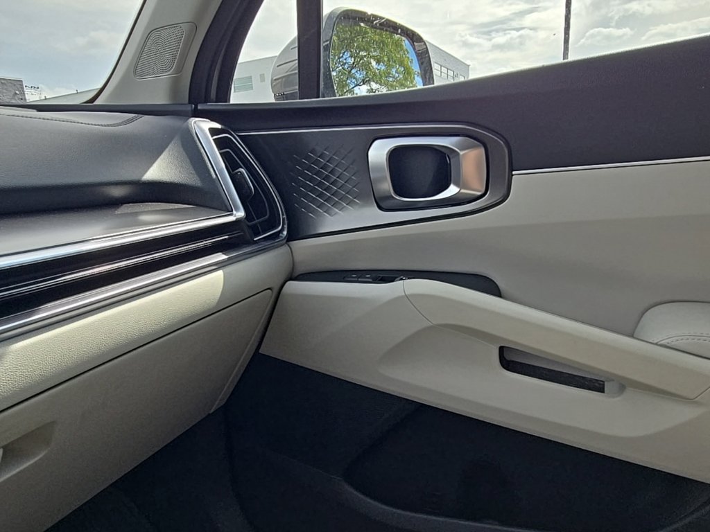 Certified 2025 Kia Sorento EX AWD/4WD image 22