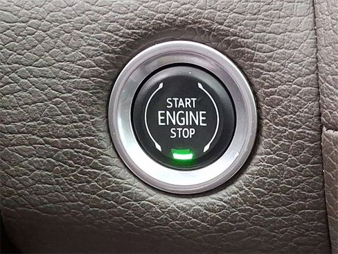 Used 2021 GMC Yukon XL Denali w/ Denali Ultimate Package image 21