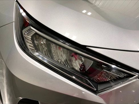 Used 2020 Toyota RAV4 XLE Premium AWD/4WD image 28