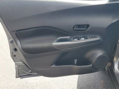 Used 2024 Nissan Kicks S image 18