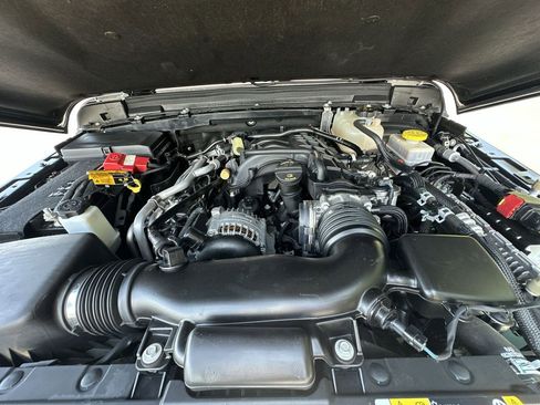 Used 2022 Jeep Wrangler Unlimited Sahara w/ Cold Weather Group image 31