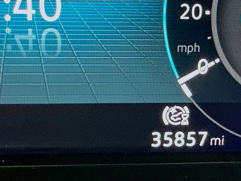 Used 2025 Volkswagen Atlas SE image 19