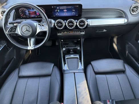 Used 2025 Mercedes-Benz GLB 250 4MATIC image 2