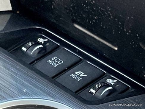 Used 2012 Toyota Camry XLE image 34