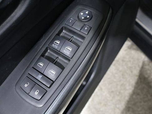 Used 2015 Jeep Cherokee Trailhawk w/ Comfort/Convenience Group image 16