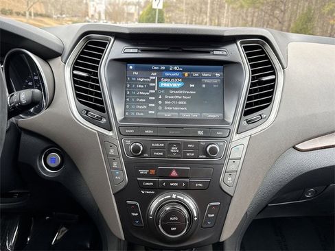 Used 2018 Hyundai Santa Fe Limited image 12