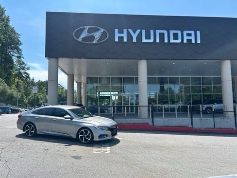 Used 2018 Honda Accord Sport image 1