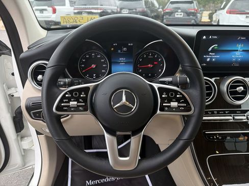 Used 2022 Mercedes-Benz GLC 300 4MATIC image 25