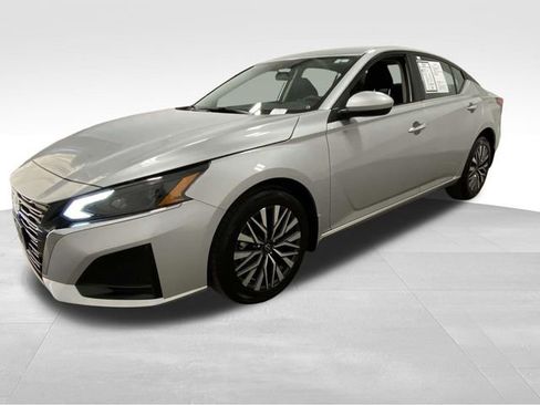 Used 2023 Nissan Altima 2.5 SV image 6