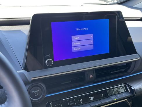Used 2024 Toyota Prius XLE FWD image 23
