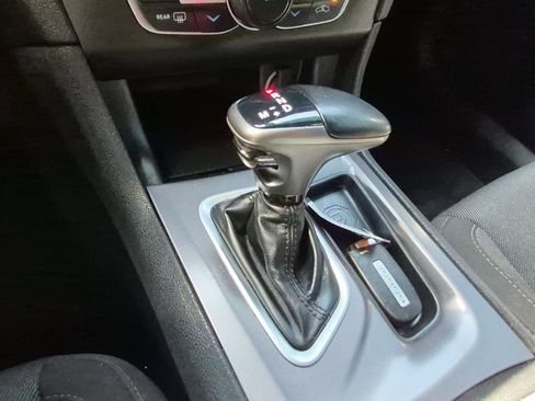 Used 2022 Dodge Charger SXT w/ Driver Convenience Group RWD image 12