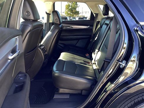 Used 2019 Cadillac XT5 Premium Luxury image 16