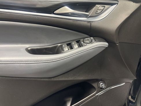 Used 2024 Buick Enclave Essence w/ Sport Touring Edition image 9