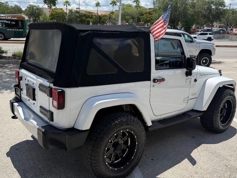 Used 2014 Jeep Wrangler Sahara w/ Connectivity Group AWD/4WD image 5