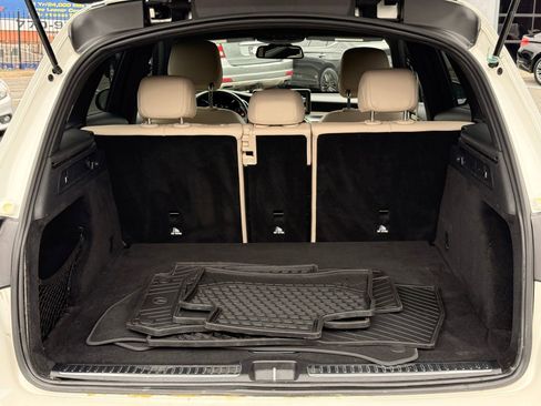 Used 2017 Mercedes-Benz GLC 300 4MATIC image 11