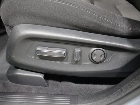 Used 2023 Honda CR-V EX image 12