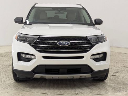 Certified 2022 Ford Explorer XLT w/ Equipment Group 202A image 6