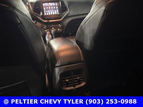 Used 2015 Jeep Cherokee Latitude w/ Comfort/Convenience Group image 20