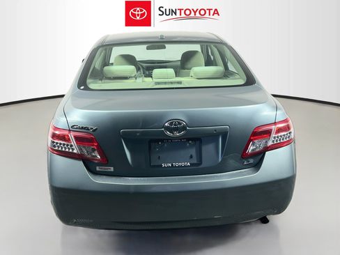 Used 2011 Toyota Camry LE w/ LE Extra-Value Pkg FWD image 5