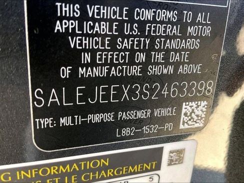 Used 2025 Land Rover Defender 110 S image 41