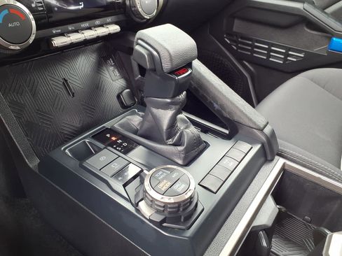 Certified 2025 Toyota Tacoma TRD Off-Road AWD/4WD image 15