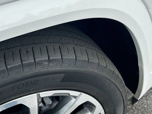 Used 2021 GMC Acadia Denali w/ Denali Ultimate Package AWD/4WD image 16