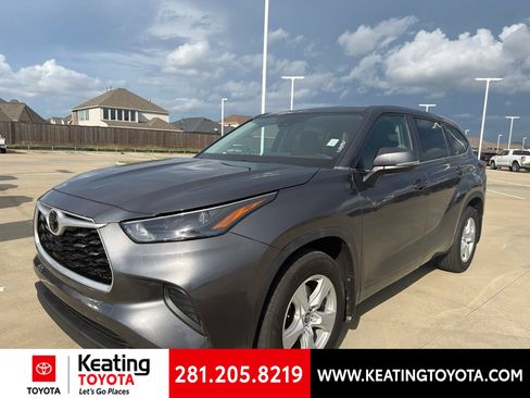 Used 2023 Toyota Highlander L FWD image 7