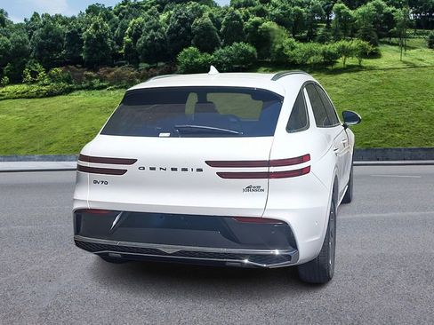 New 2026 Genesis GV70 2.5T Advanced image 3